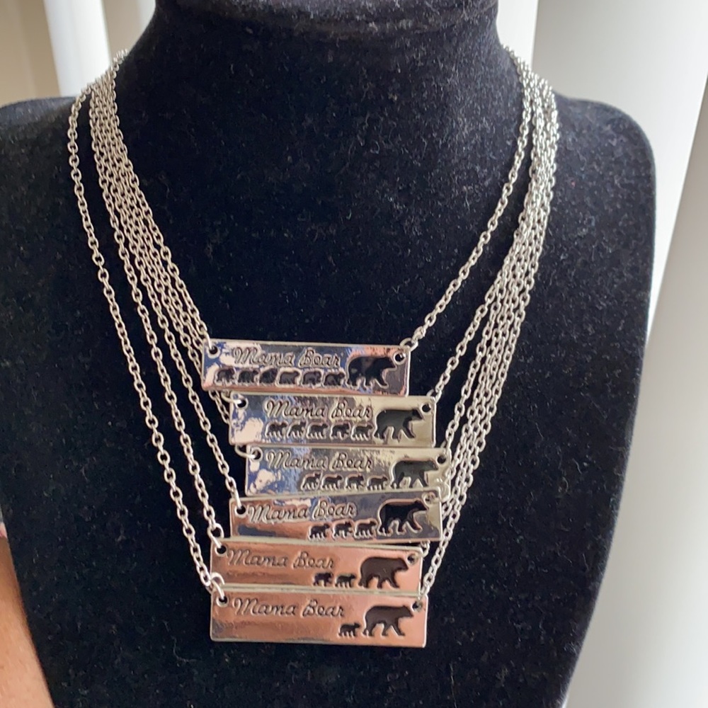 Mama 🐻 Necklace